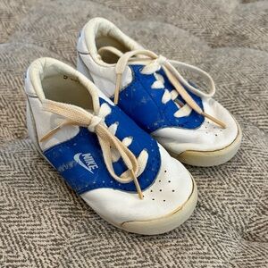 Vintage Nike toddler shoes size 5
